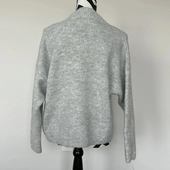 Express Grey Sweater Sz SM - Picture 3 of 4